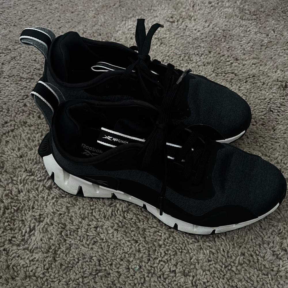 Women’s Reebok sneakers. Size 8.5.